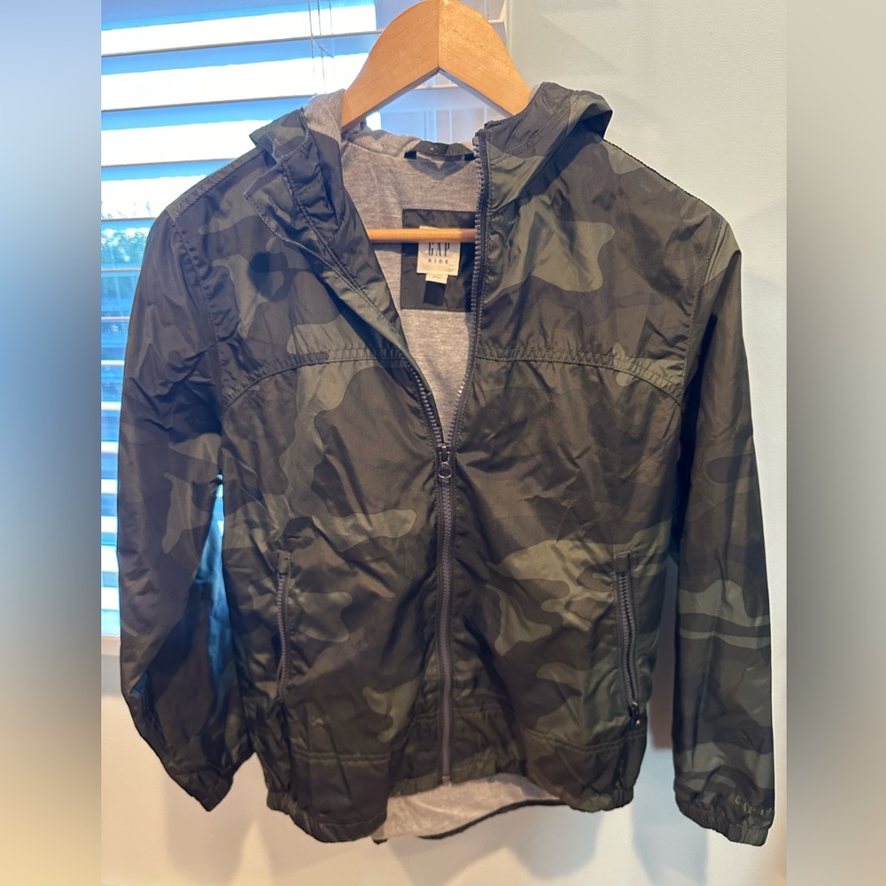 Gap kids Camo jacket with jersey lining. Like new!